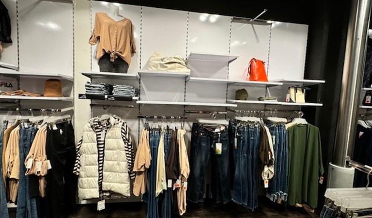 Kleidergeschäft Jeans und vieles mehr Kleidergeschäft Jeans und vieles mehr